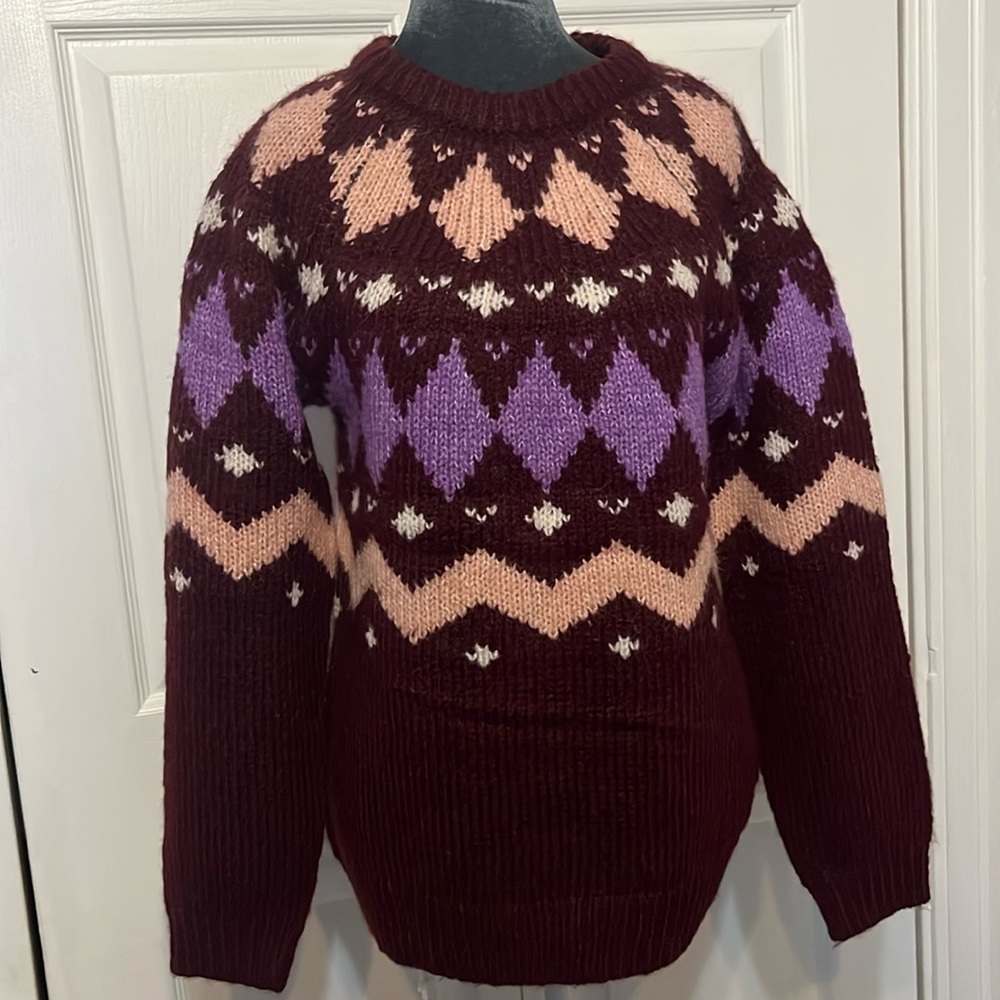 WOMEN’S SZ LARGE VERO MODA SWEATER. NWT